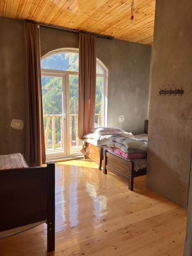 Guesthouse Ellie- Elisabeth Adishi Bagian luar foto